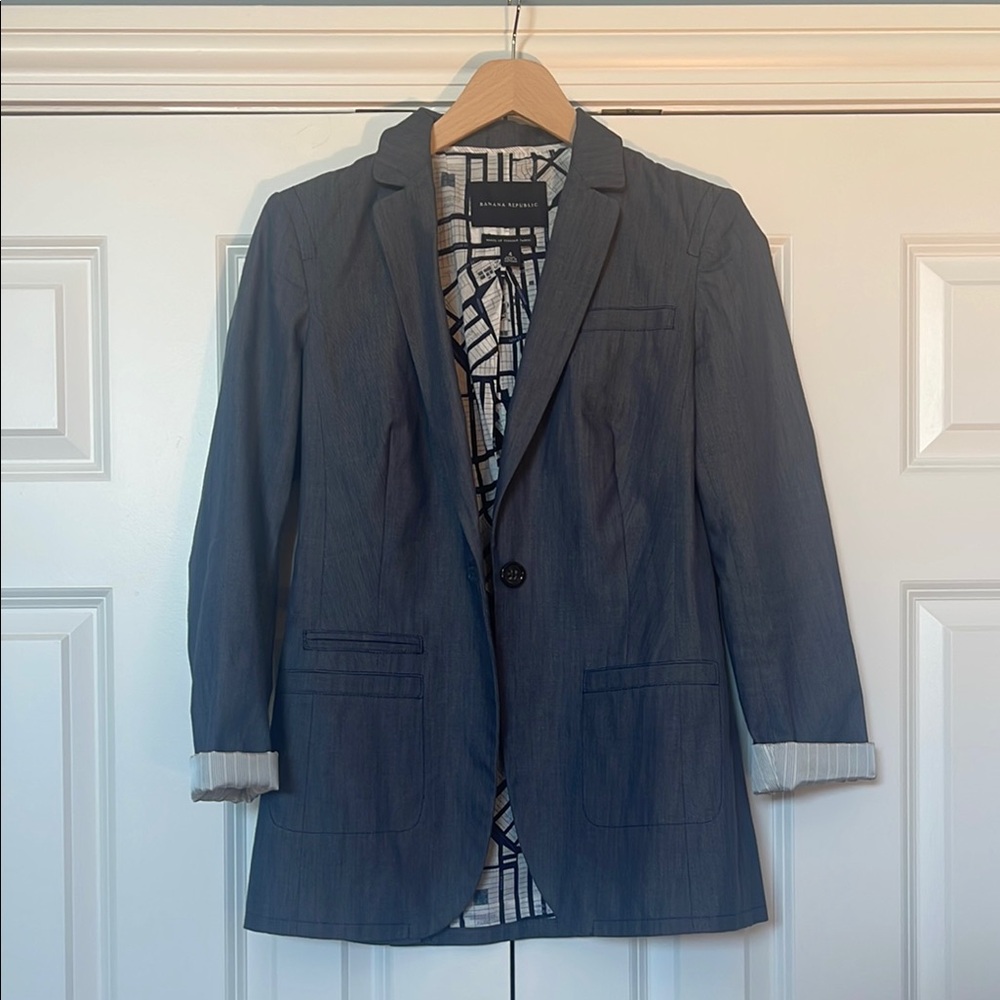 Banana Republic Gray Blazer with Patterned Lining